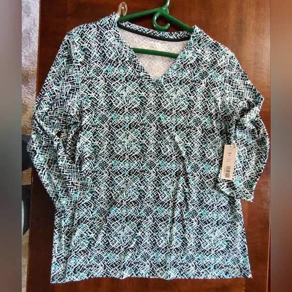 Ladies blouse - Picture 2 of 3